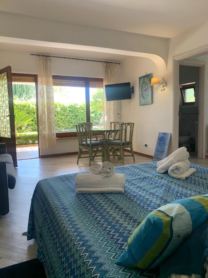 Un Ospite A Fontania Bed and Breakfast Gaeta Exteriör bild