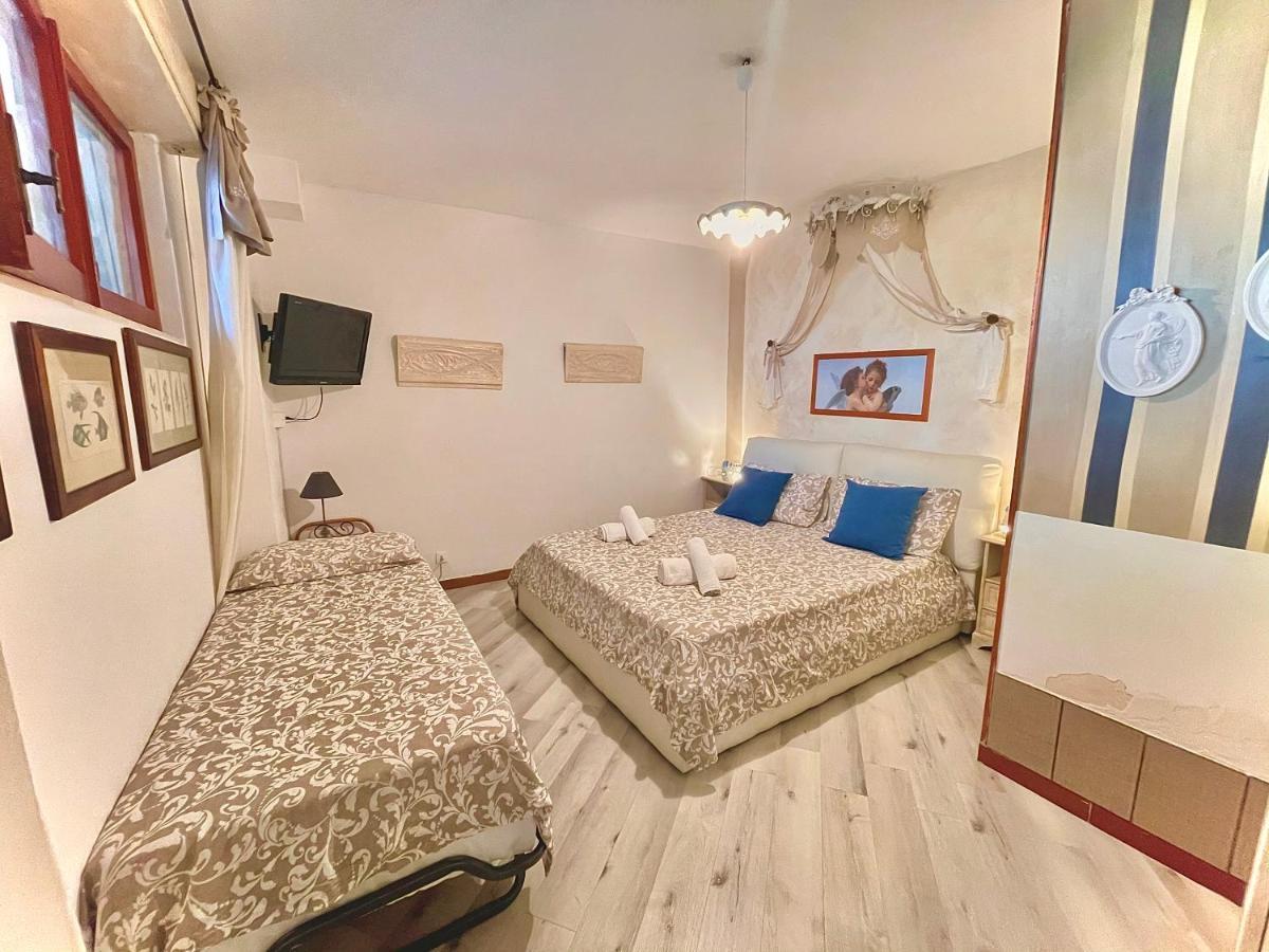 Un Ospite A Fontania Bed and Breakfast Gaeta Exteriör bild