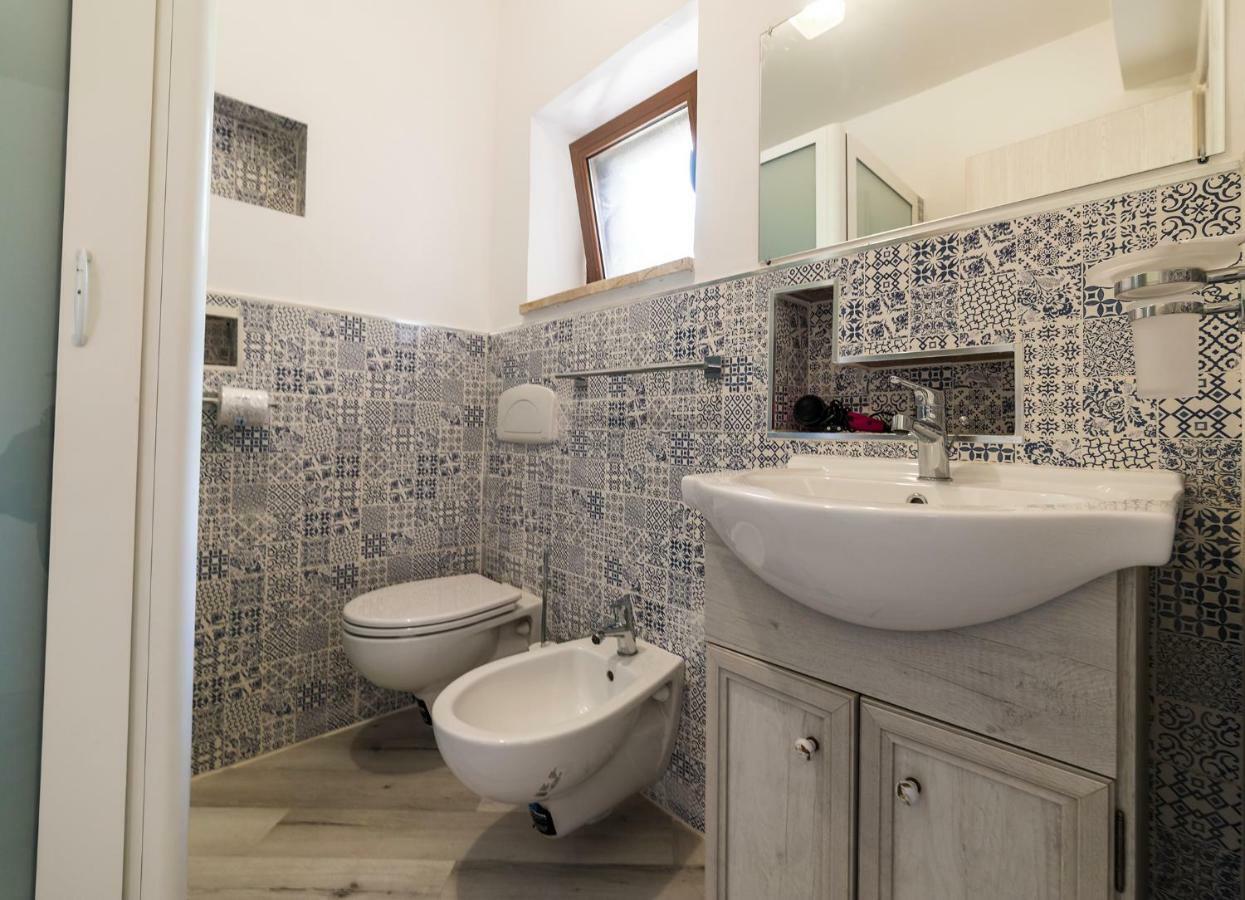 Un Ospite A Fontania Bed and Breakfast Gaeta Exteriör bild